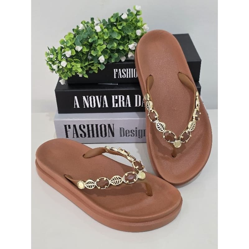 CHINELO FEMININO ADULTO PLATAFORMA COM DETALHE