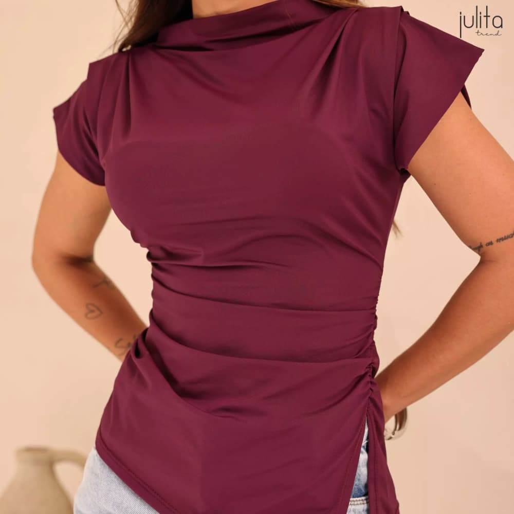 Blusa Feminina Suplex Despontada Drapeada nos Ombros Manga Curta Casual Elegante Moda Tendência