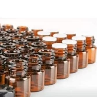 Frascos de vidro âmbar 1ml c gotejador - mini - 50 unidades 25, 15 - ideal p óleos essenciais , essências, perfumes.