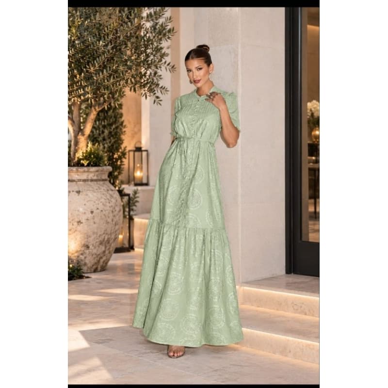 ✨ VESTIDO KELLY ✨Delicado, elegante e cheio de detalhes! 🤍🌸 Lese toda bordada🌸 Modelo longo Botões funcionais