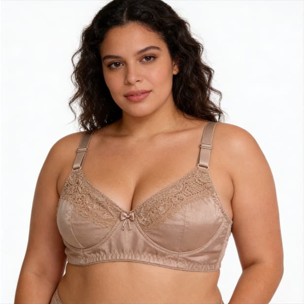 Sutiã Reforçado Plus Size Cetinete Acetinado Detalhe em Renda Alças Reguláveis Alta Sustentação