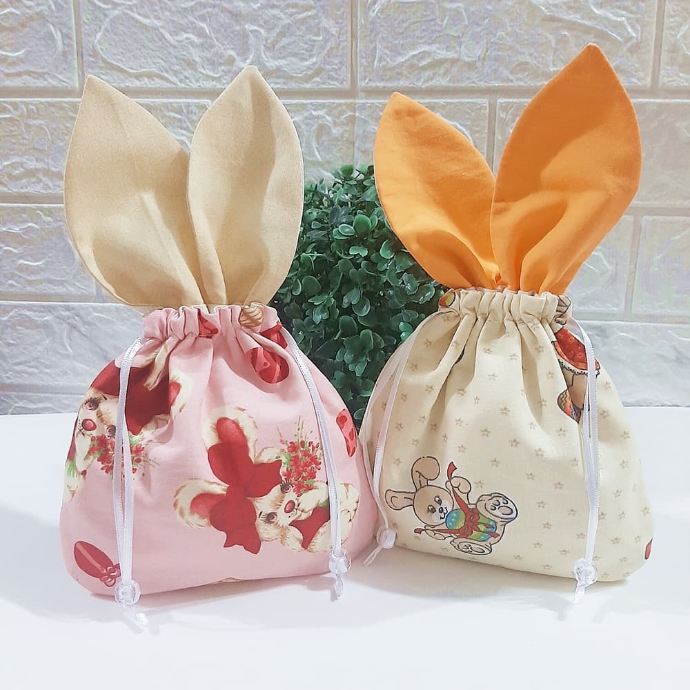 Lembrancinha Páscoa Kit com 5 Saquinhos Porta Chocolate Bombom Bala com Orelhinhas de Coelho Mimo Páscoa