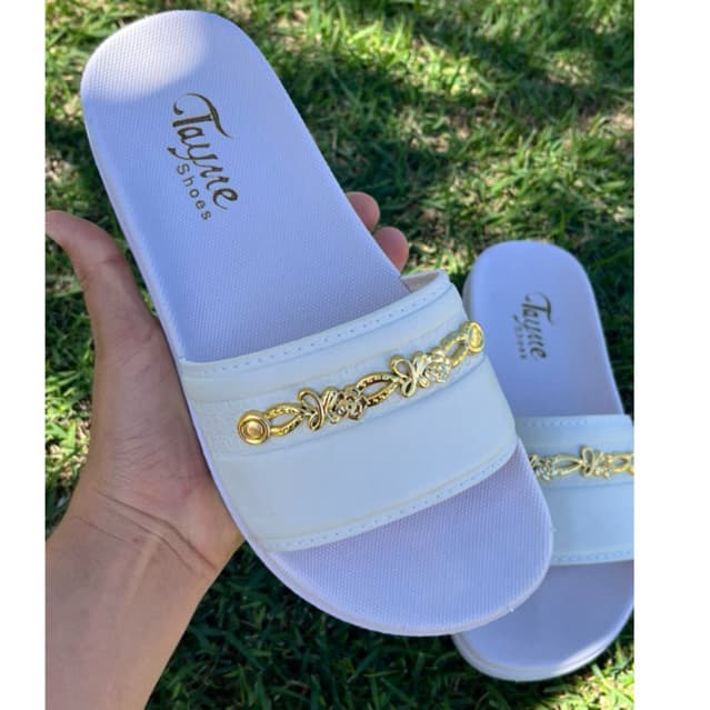 Chinelo Slide Sandália Brilho Tendência Elegante e Confortável com Detalhes Dourados