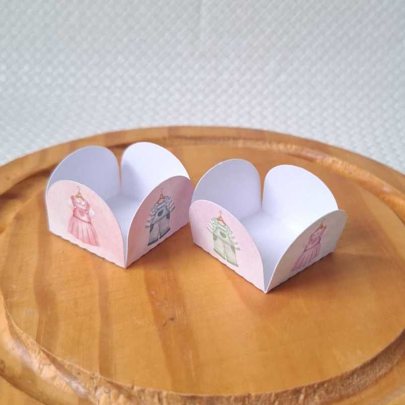 Forminha de doces 4 pétalas Chá Revelação Roupinhas - azul e rosa ou verde e lilás