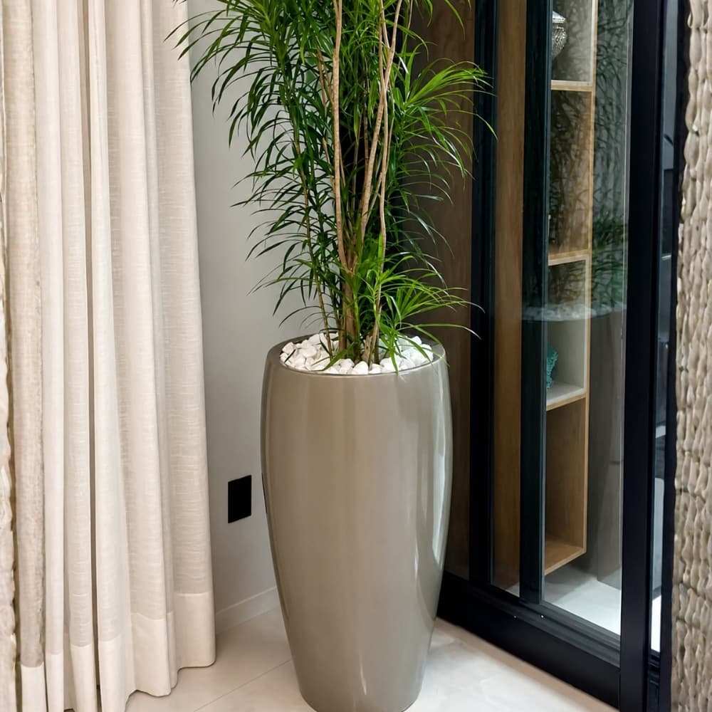 Vaso De Fibra De Vidro Atenas M 67cm para Plantas Decoração