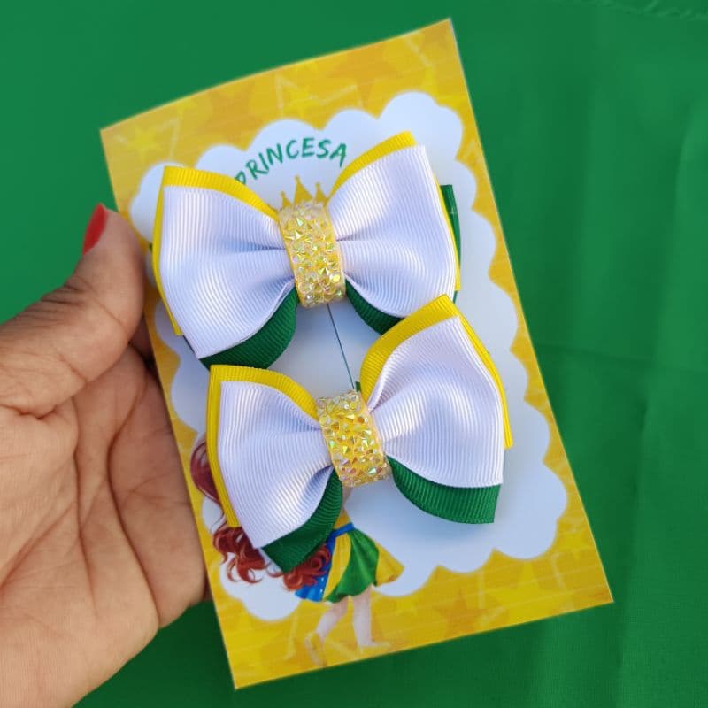 Laços  Brasil 1 Par Luxo com Strass Verde, Amarelo e Branco Infantil