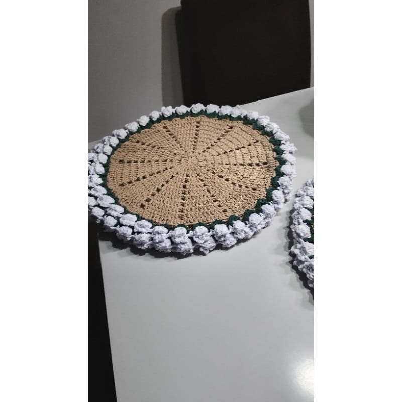 kit de Souplat ou Jogo Americano Tulipas em Crochê kit com 4 unidades ou 6 unidades.