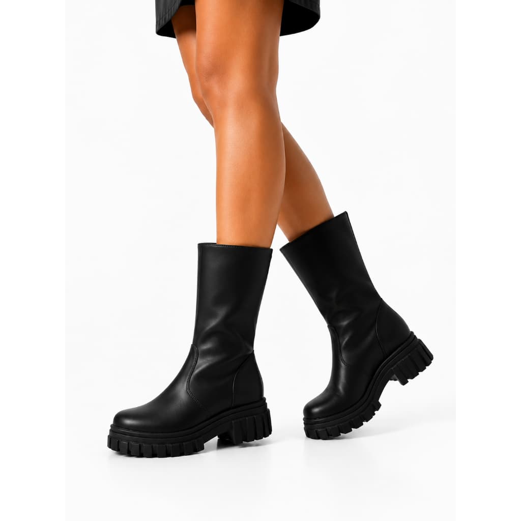 Bota Feminina Cano Médio Tratorada Preta Plataforma Confortável Solado Grosso Moda Inverno Casual Moderna