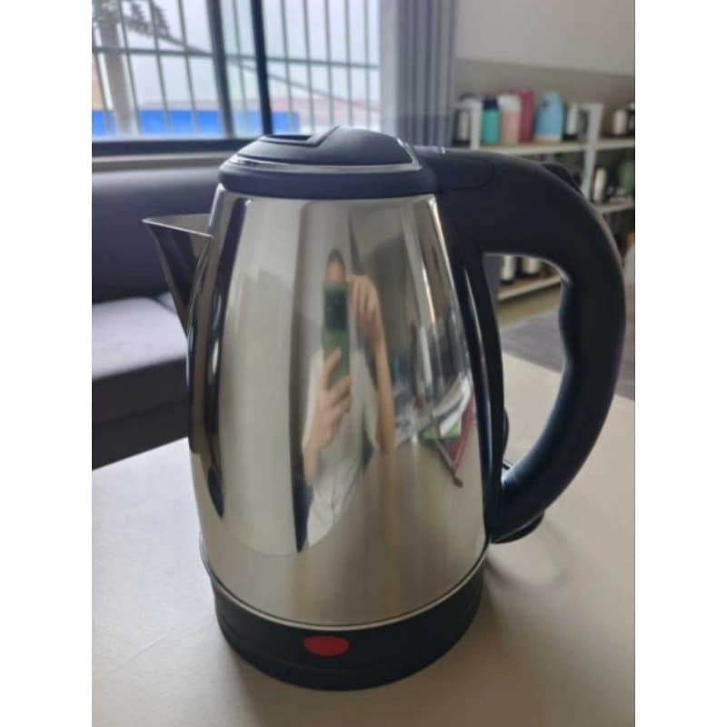 Chaleira Elétrica Inox 2 Litros com Desligamento Automático
