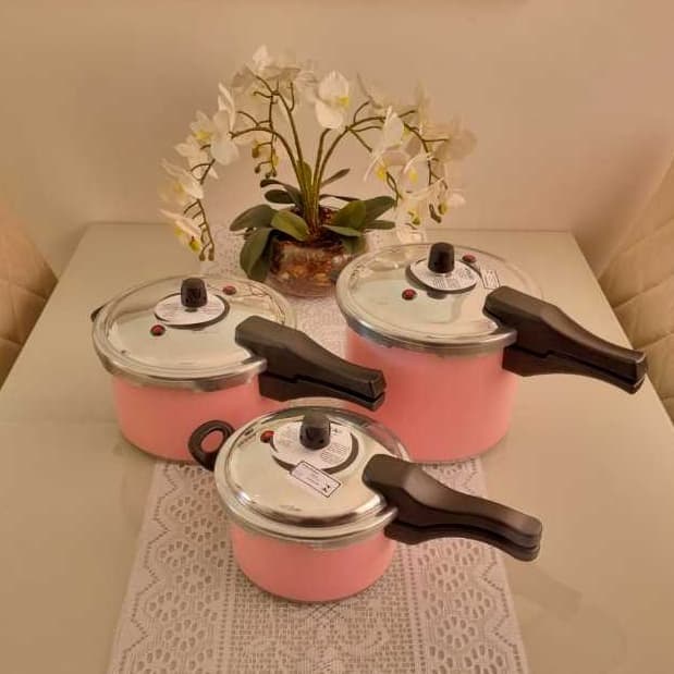 Kit com 3 Panelas de Pressão em Alumínio  - Rosa -