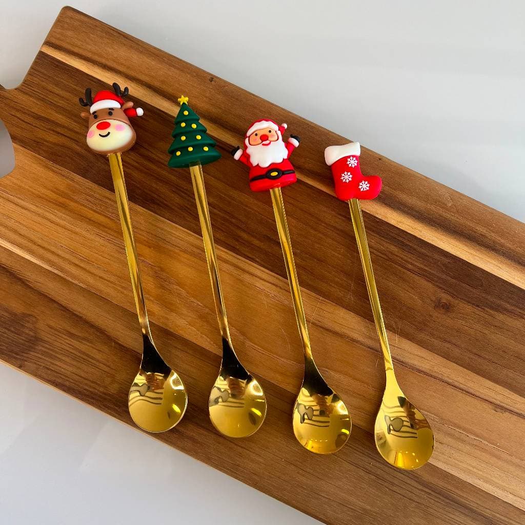 Kit 4 colheres temáticas Natal, inox, douradas, 15,5x2,5cm, modernas e elegantes, Majestosa Casa.
