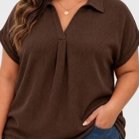 camisa feminina pluszesi en tecido duna jakar com gola linda e versátil  com ótimo caimento