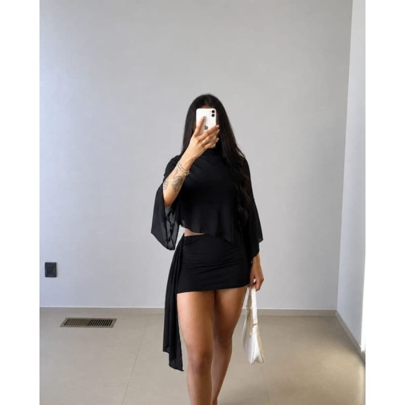 Conjunto Blogueira Saia Curta e Cropped Tule