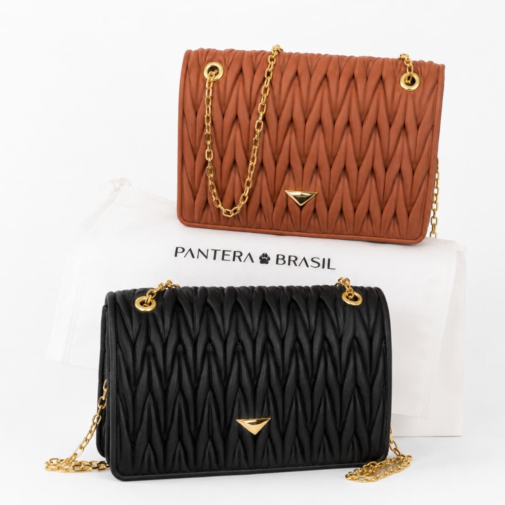 Bolsa Feminina Maitê Pantera Brasil Compacta com Alça de Corrente Dourada Elegante