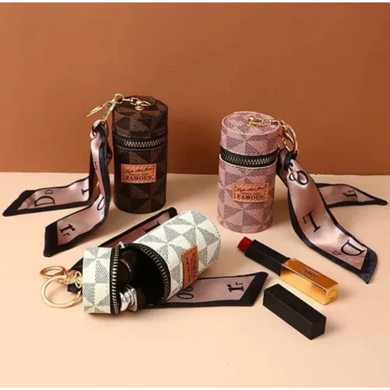 Título: Estojo Porta Batom Cilíndrico com Chaveiro | Mini Necessaire Luxo Porta Moeda