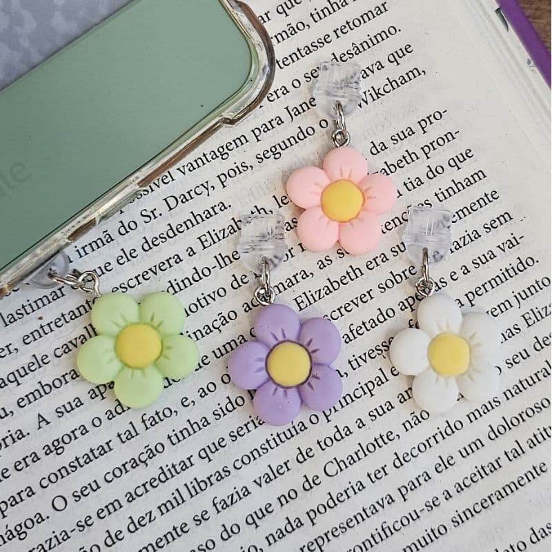 Anti poeira plug proteção entrada TIPO C  kindle celular charm charme flor verde lilás rosa