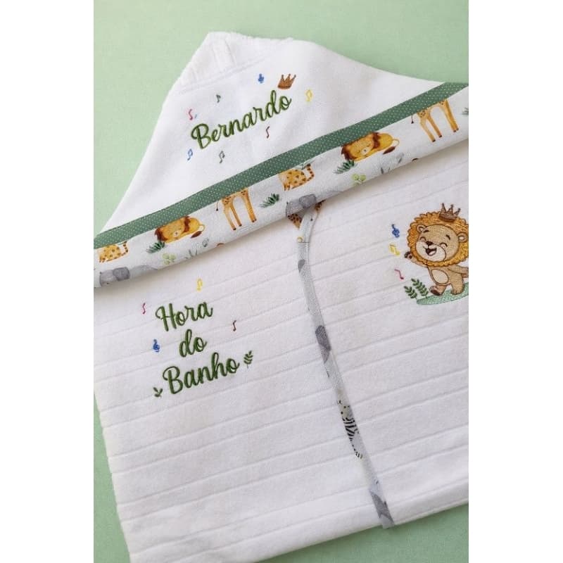 Toalha de banho com capuz bordada fralda inclusa