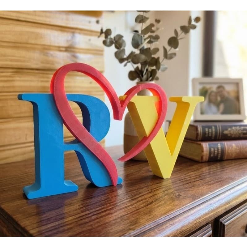 Letreiro Personalizado com Coração e Iniciais - Presente Criativo Casais Decoração Romântica Ambientes Nomes e enfeite