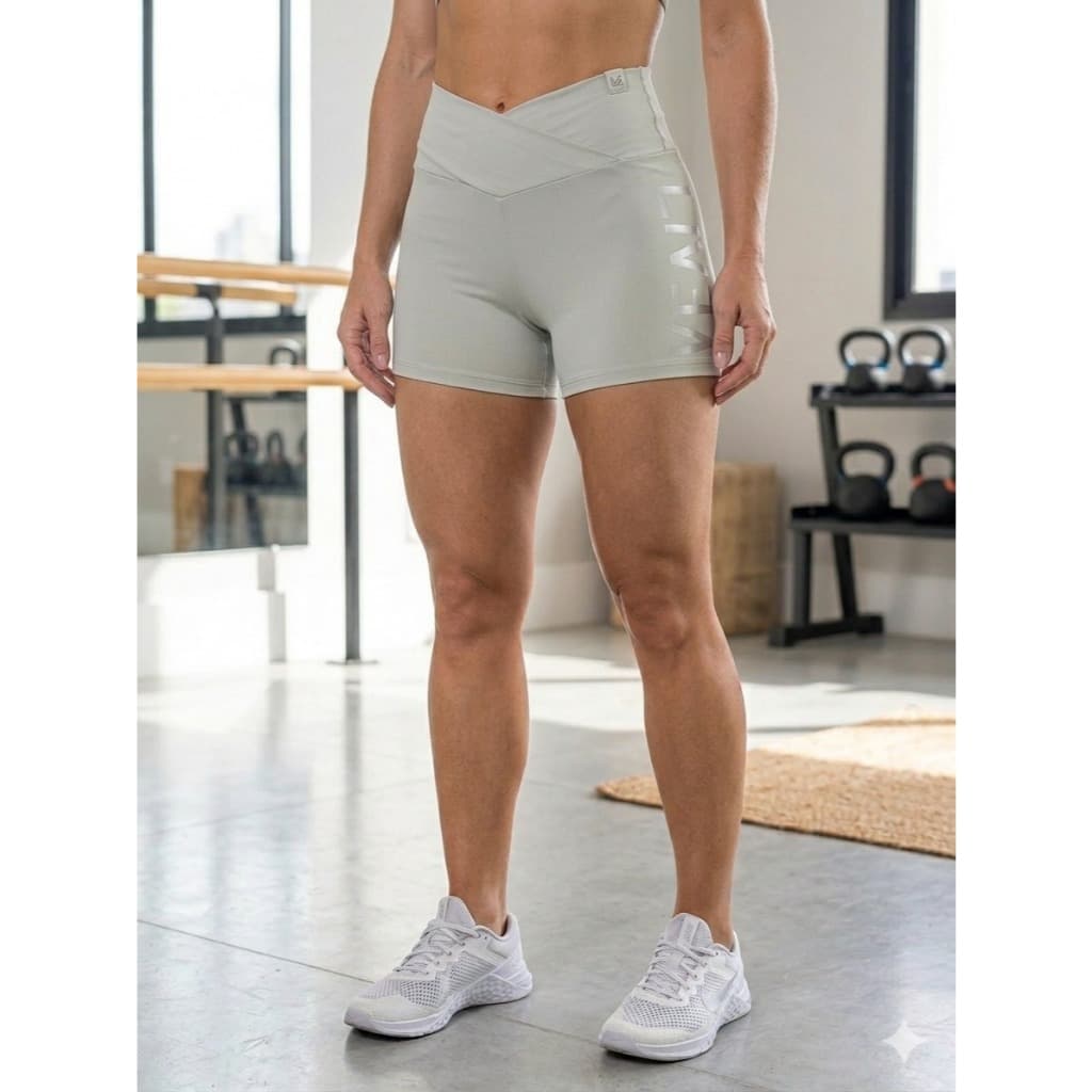 SHORT CURTO LIFE ESCRITA LATERAL ZERO TRANSPARENCIA