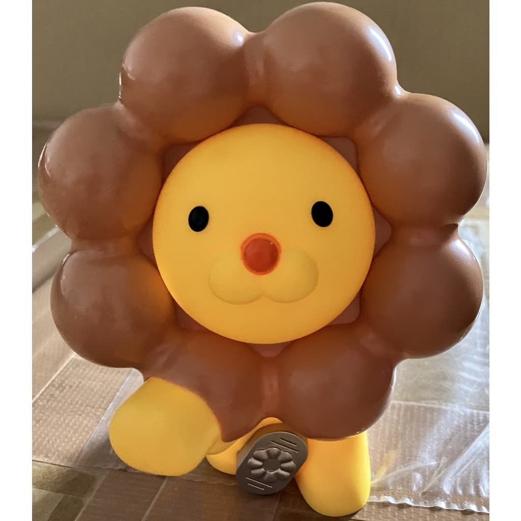 🦁 Cofrinho Pon de Lion Mister Donut 12x10 cm – Personagem Japonês
