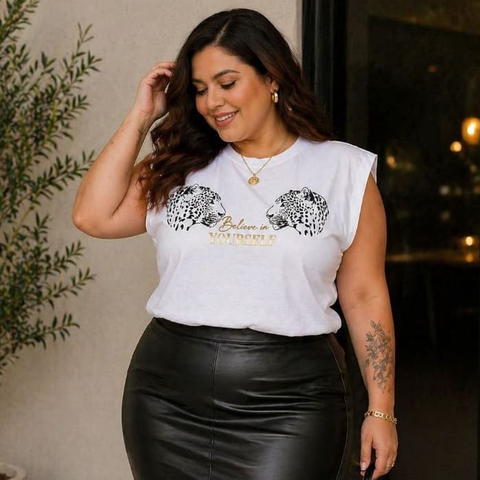 Camisa Feminina Plus Size Oversized Moda Casual Tendência Blusão Estilo Gringa T-Shirt Algodão Luxo