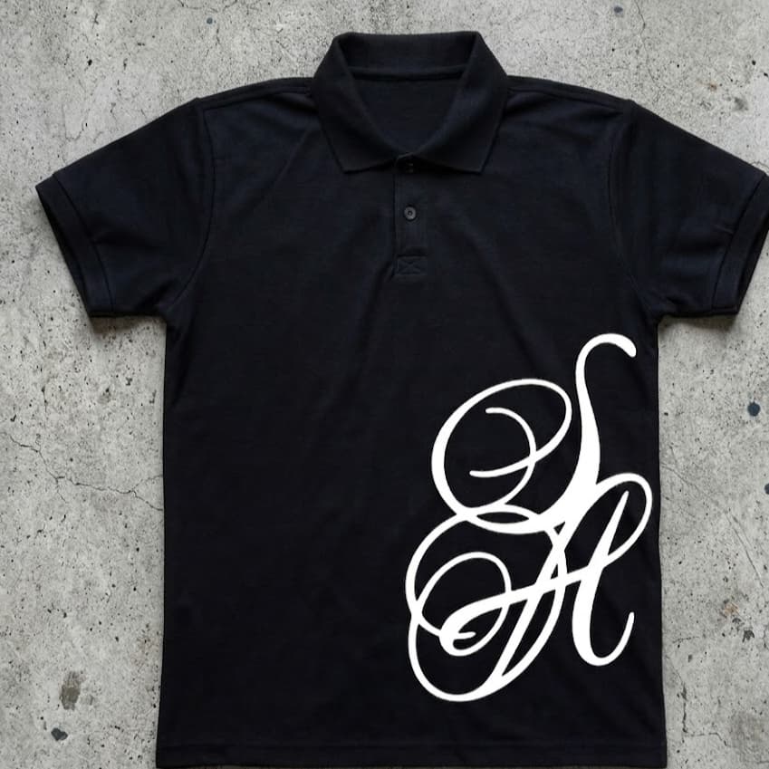 Camisa Polo Unissex Fluido Monograma em Piquet