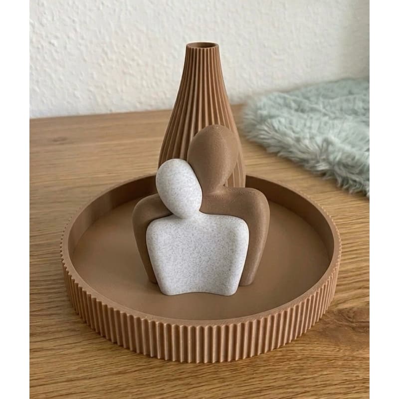 KIT DECORATIVO MODERNO – BANDEJA + VASO + ESCULTURA CASAL