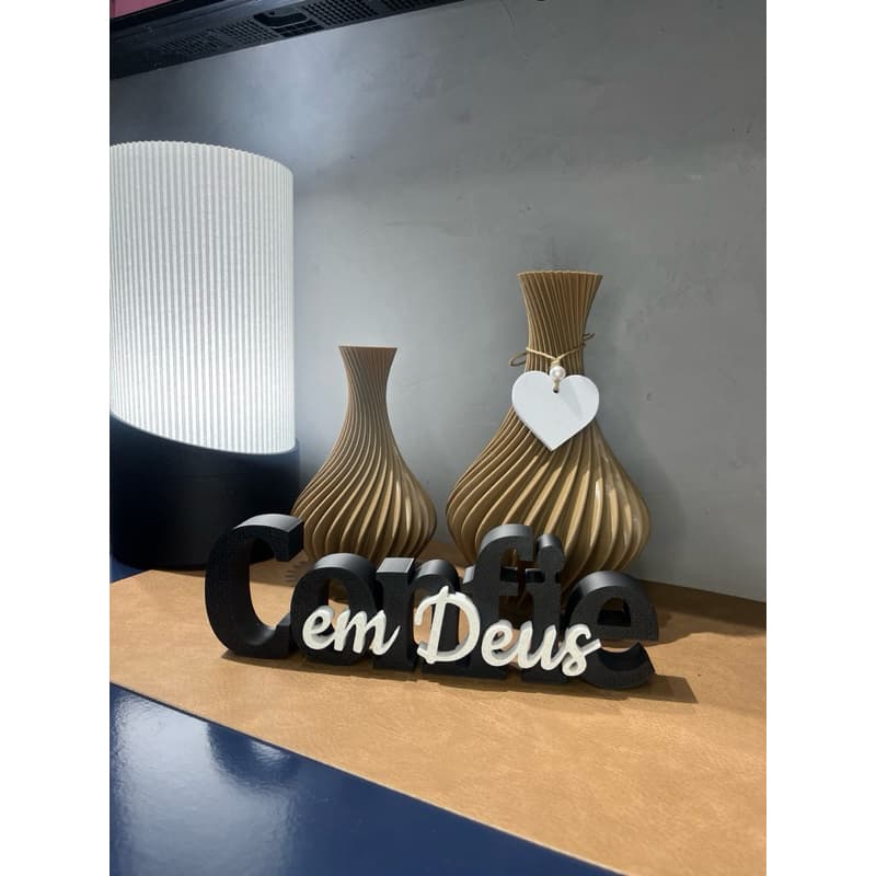 Vasos decorativos letreiro Confie em Deus - Decoração mesa sala