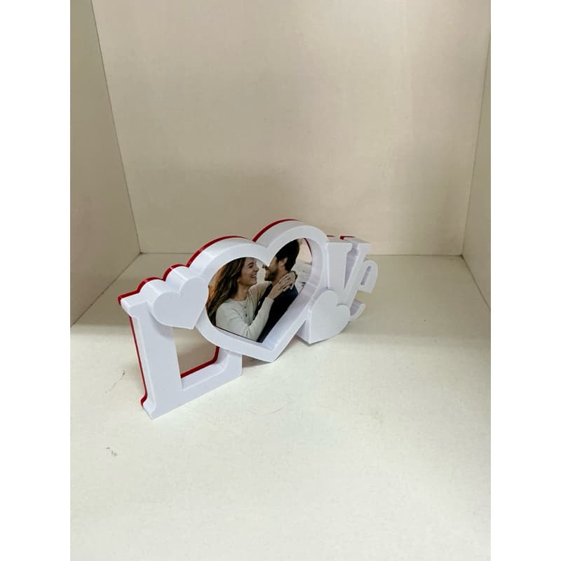 Porta fotos/ Retratos LOVE, em material ultra resistente leve e discreto eternize seus momentos junto ao seu amor
