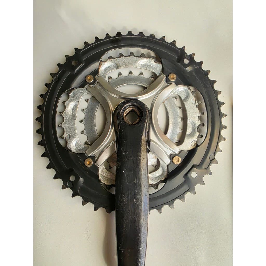 Pedivela com Roda Dentada para Tripla Marcha Coroa  28 / 38 / 48 Dentes para Bicicleta MTB 24 ou 26 ou 29