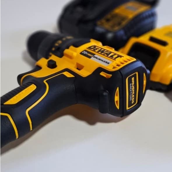 FURADEIRA-PARAFUSADEIRA DEWALT DCD7771 2 BATERIA+MALETA+CARREGADOR