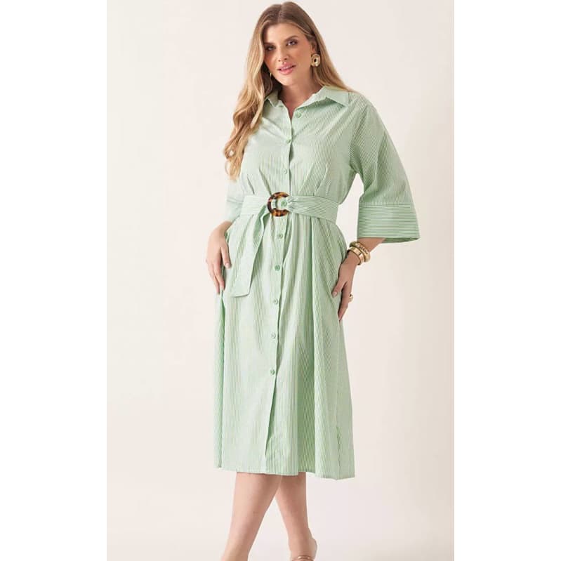 Vestido Chemise mídi plus size fechamento botões e gola