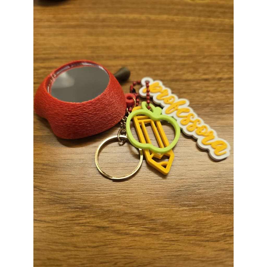 🍎 Chaveiro Maçã com Espelho e Pingentes