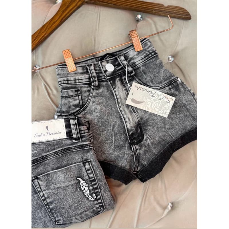 Shorts Jeans Sal e Pimenta Com Lycra empina bumbum