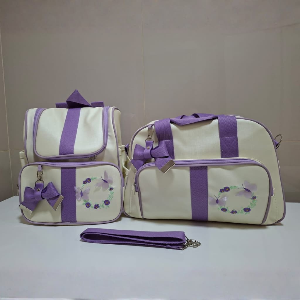 Kit Mochila Maternidade e Bolsa de Bebê Luxo Borboleta Bege/Lilás