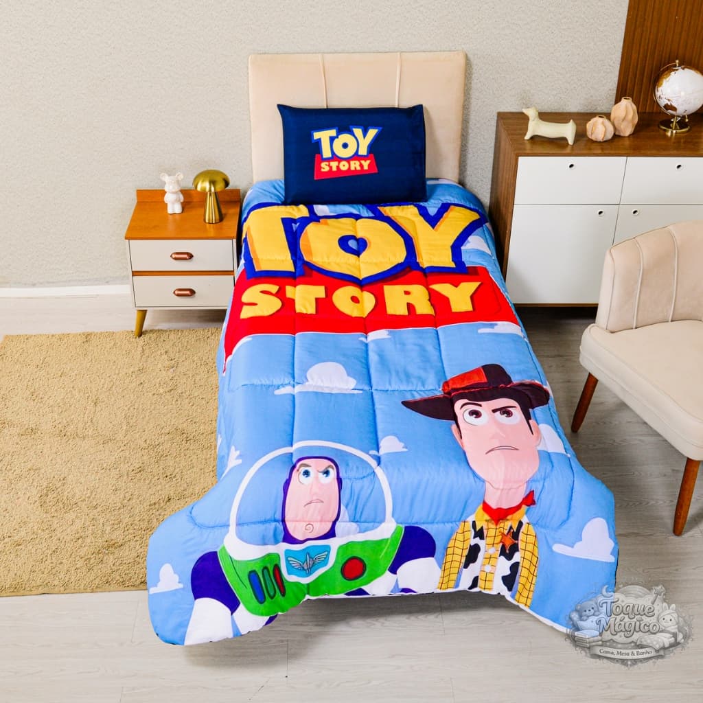 Coleção Completa Toy Story Woody e Buzz: Edredom Extra Grosso + Jogo de Lençol Micropercal Solteiro