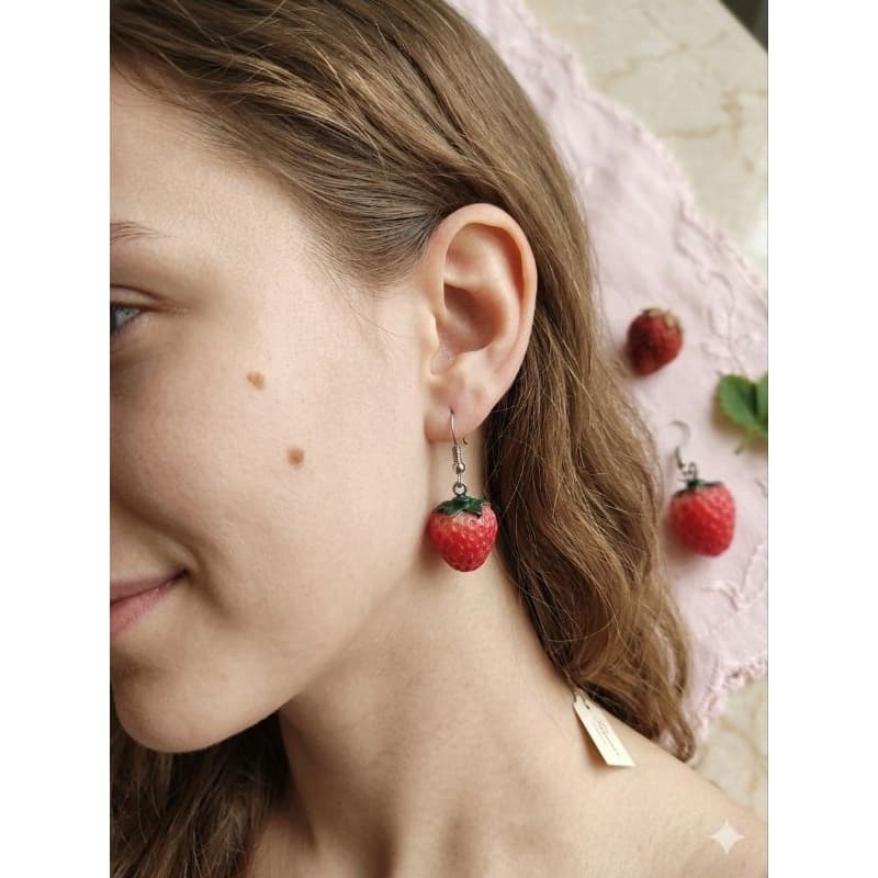 Brincos divertidos de Morango Realista Sweet Strawberry Cute Aesthetic