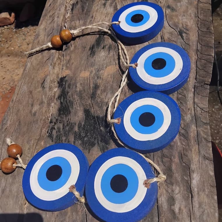 Fieira/pendulo de Olho Grego Decorativo em Madeira Rústico Artesanal- Amuleto Parede Decoração Varanda com 5 esferas