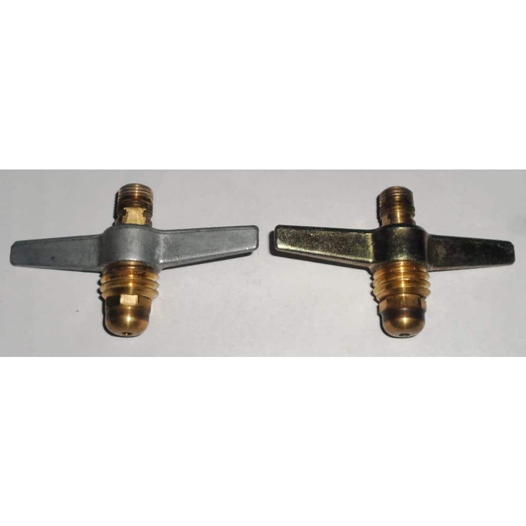 Kit com 2 Borboletas de Zamac / Latão -  Botijão P13 (Rosca Grossa 15 mm) x (Rosca Fina 10mm) - Usado Ótimo.