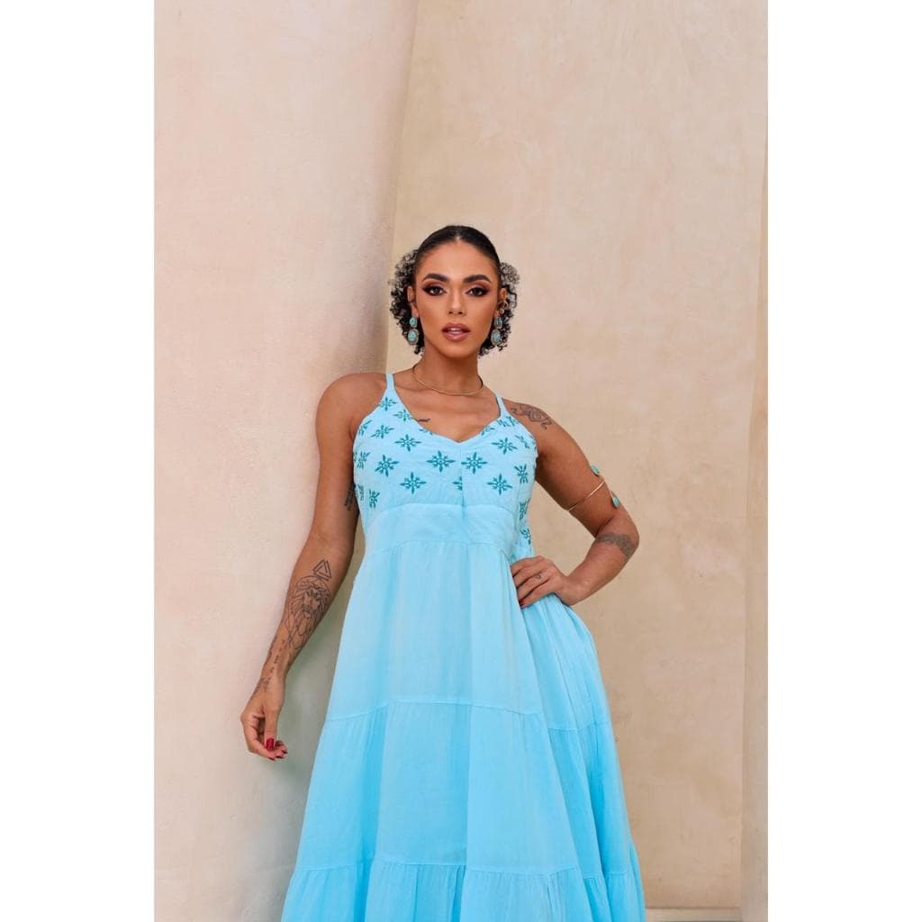 Vestido Longo Boho Chic Azul Claro Feminino em Algodão Bordado Degradê Premium