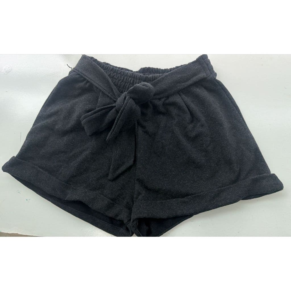Shorts moleton preto de amarrar 12