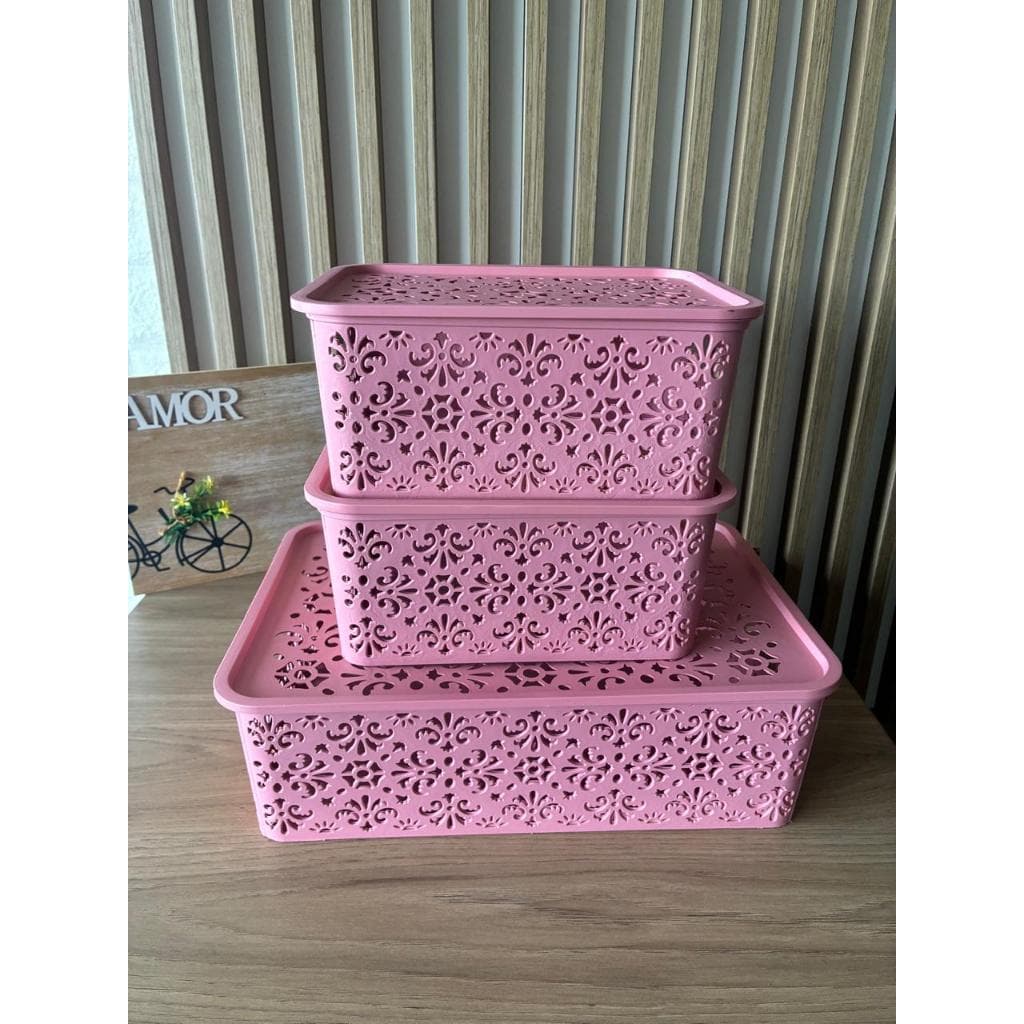 Kit com 3 Caixas Organizadoras Oriental Rosa com tampa-7LITROS, 3,5LITOS E 3,5LITROS –Organização Prática Empilhável