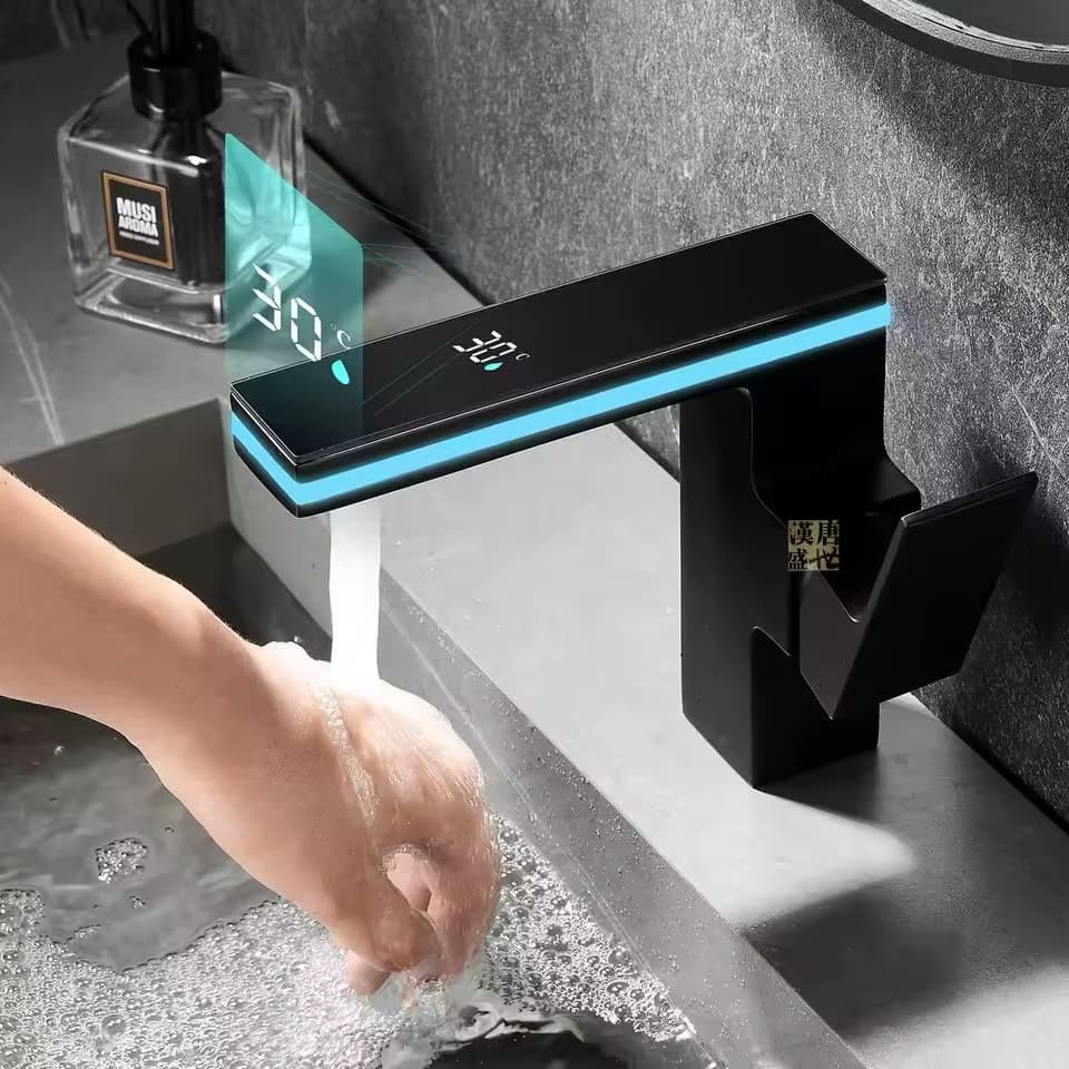 Torneira de Banheiro Água Quente e Fria com Display Futurista Misturadora com Luz LED