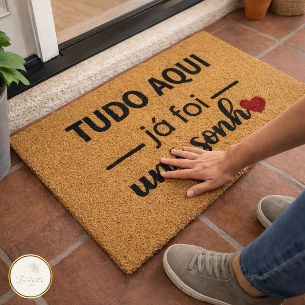 Tapete Porta Capacho Bege Elegante Antiderrapante “Tudo Aqui Já Foi Um Sonho” Alta Qualidade