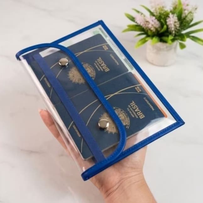 Nécessaire plástica 3 bolsinhos/Porta passaporte/Porta documentos.