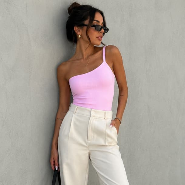 Blusa Feminina Um Ombro Só Ribaninha Canelada Ajustada Casual Elegante Moda Streetwear Chic Confortável Básica