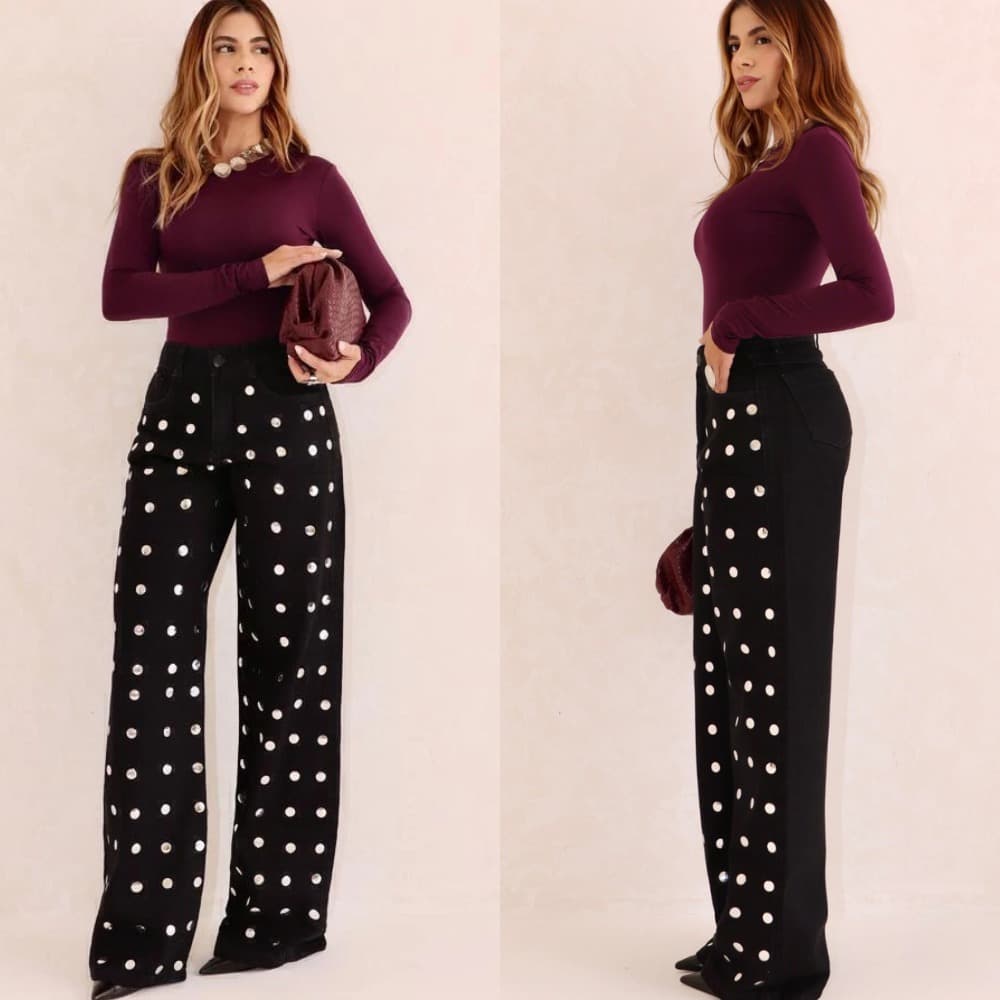 Calça Jeans Wide Leg Com Metal na Frente, Cintura Alta - Modelo Metal.