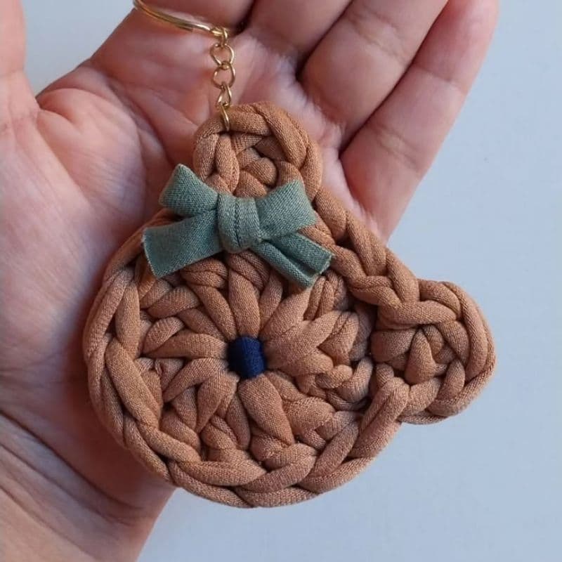 Chaveiro de ursinho de crochê para festa aniversário, chá revelação ou visita