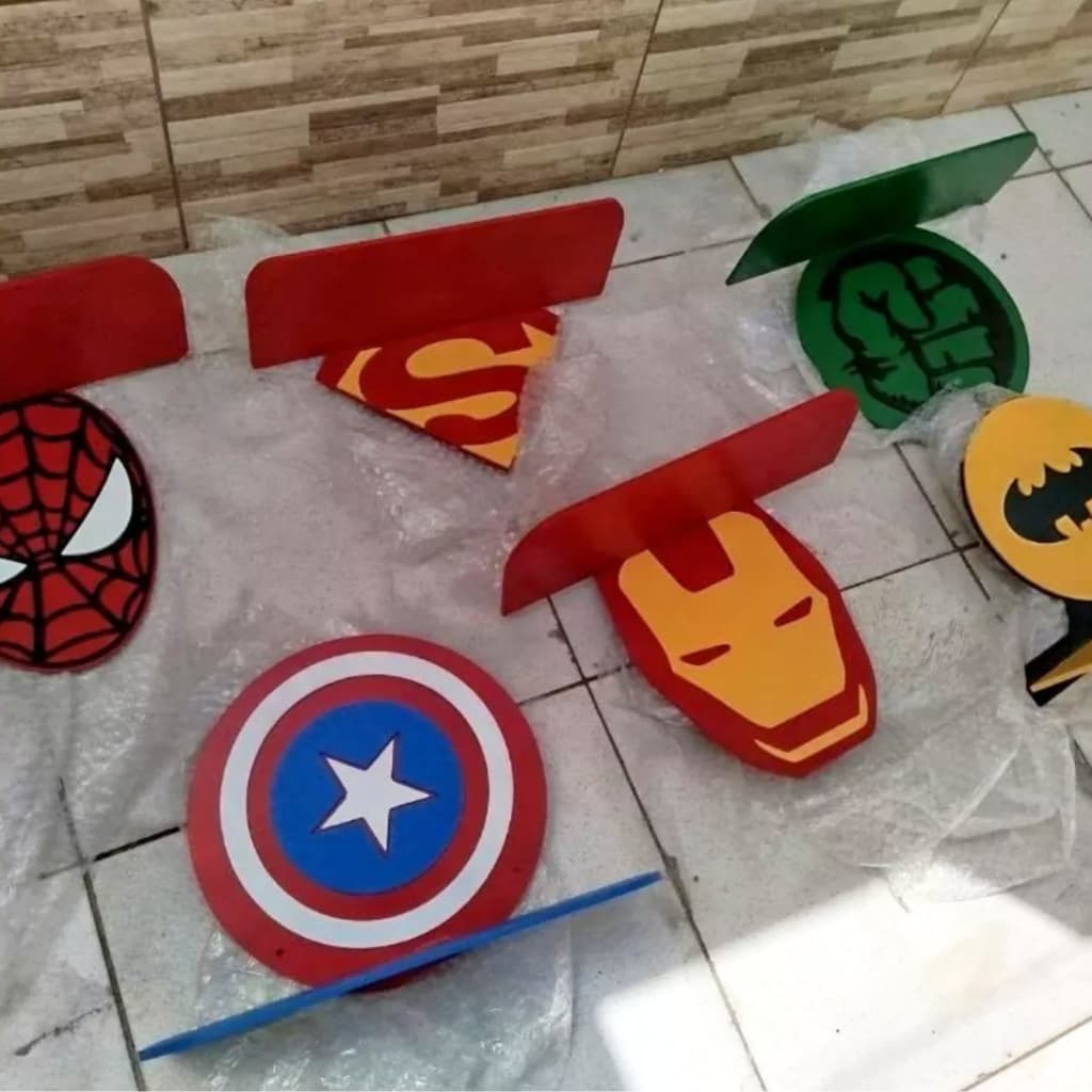 Prateleiras para Quarto Super Heróis em MDF Quarto menino Brinquedos de Menino