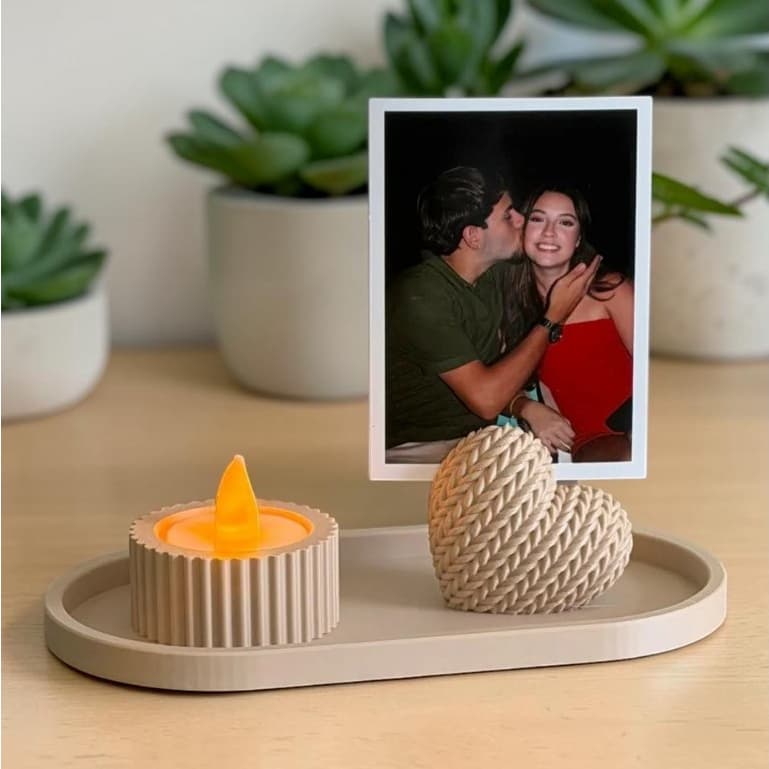 Porta Retrato Com Bandeja Vela LED Coração Kit Decorativo Mesa Presente Namorados Casal